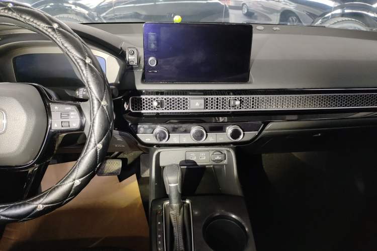 Used Honda Civic 2022 240TURBO CVT Dynamic Edition Audio And AC Panel