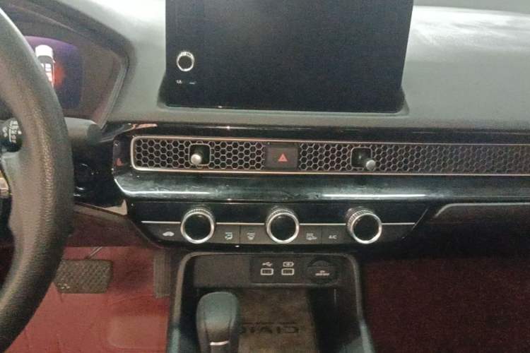 Used Honda Civic 2022 240TURBO CVT Dynamic Edition Audio And AC Panel