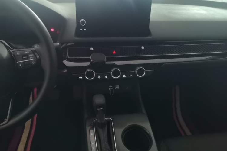 Used Honda Civic 2022 240TURBO CVT Dynamic Edition Audio And AC Panel