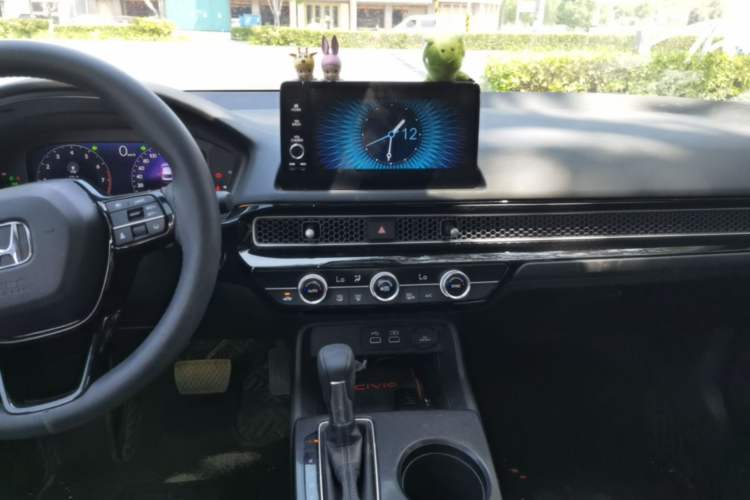 Used Honda Civic 2022 240TURBO CVT Dynamic Edition Audio And AC Panel