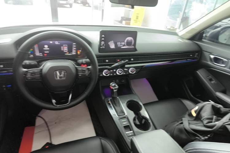 Used Honda Civic 2022 240TURBO CVT Dynamic Edition Audio And AC Panel