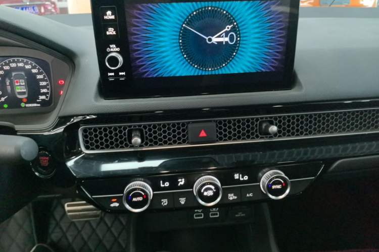 Used Honda Civic 2022 240TURBO CVT Dynamic Edition Audio And AC Panel