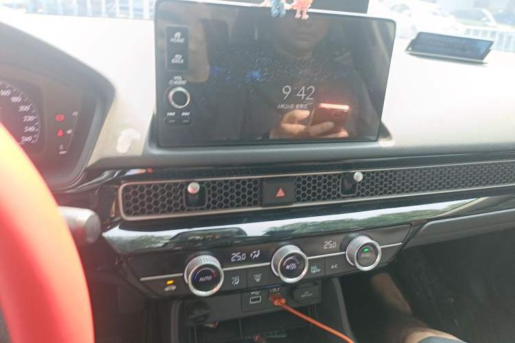 Used Honda Civic 2022 240TURBO CVT Dynamic Edition Audio And AC Panel