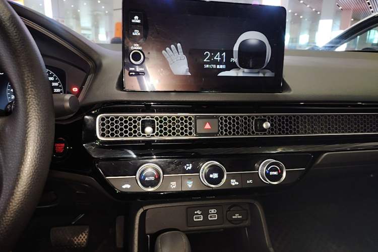 Used Honda Civic 2022 240TURBO CVT Dynamic Edition Audio And AC Panel
