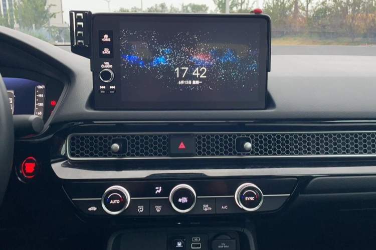 Used Honda Civic 2022 240TURBO CVT Dynamic Edition Audio And AC Panel