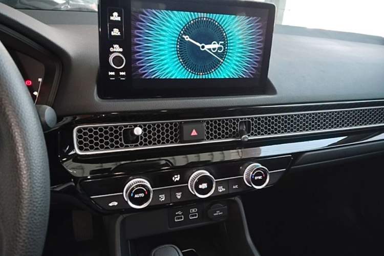 Used Honda Civic 2022 240TURBO CVT Dynamic Edition Audio And AC Panel
