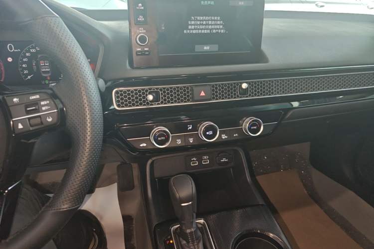 Used Honda Civic 2022 240TURBO CVT Dynamic Edition Audio And AC Panel