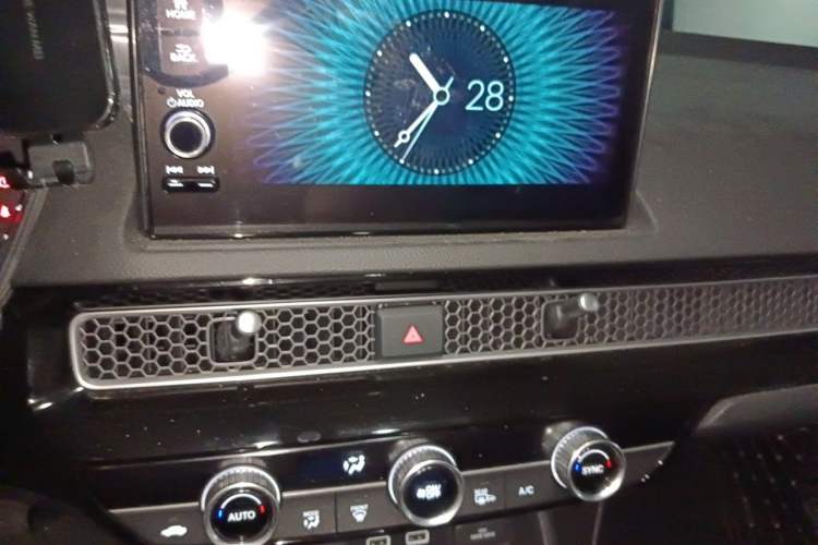 Used Honda Civic 2022 240TURBO CVT Dynamic Edition Audio And AC Panel
