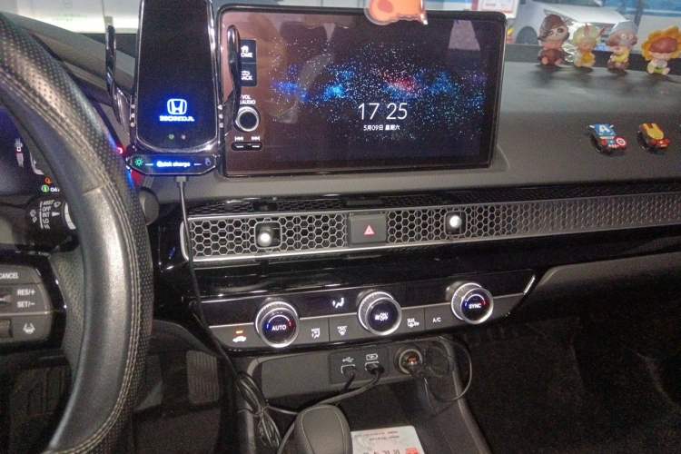 Used Honda Civic 2022 240TURBO CVT Dynamic Edition Audio And AC Panel