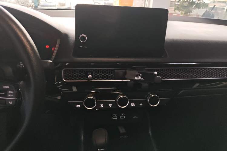 Used Honda Civic 2022 240TURBO CVT Dynamic Edition Audio And AC Panel