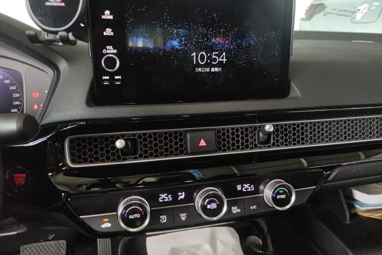 Used Honda Civic 2022 240TURBO CVT Dynamic Edition Audio And AC Panel