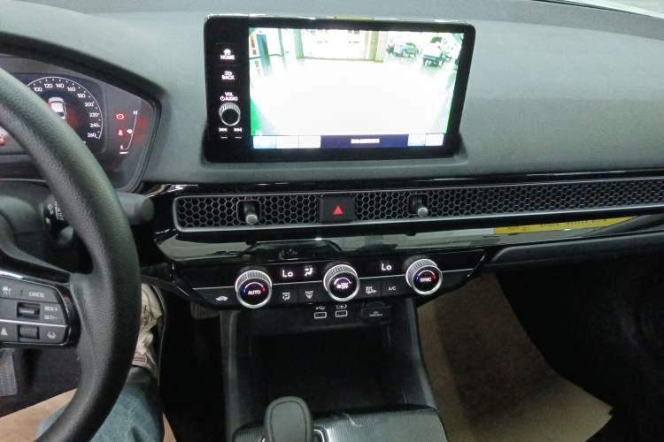 Used Honda Civic 2022 240TURBO CVT Dynamic Edition Audio And AC Panel