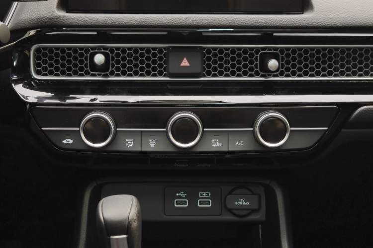 Used Honda Civic 2022 240TURBO CVT Dynamic Control Version Audio And AC Panel