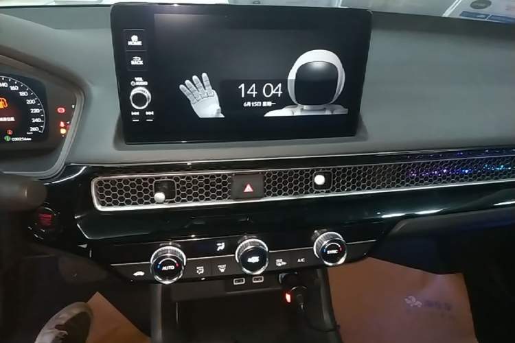 Used Honda Civic 2022 240TURBO CVT Dynamic Edition Audio And AC Panel