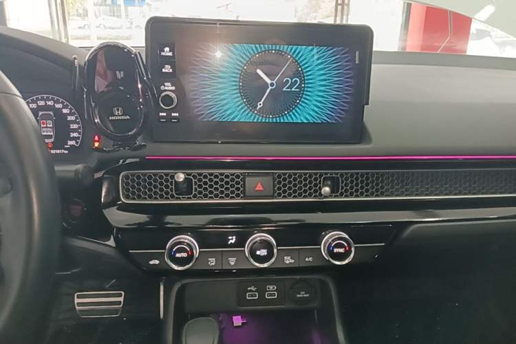 Used Honda Civic 2022 240TURBO CVT Dynamic Edition Audio And AC Panel