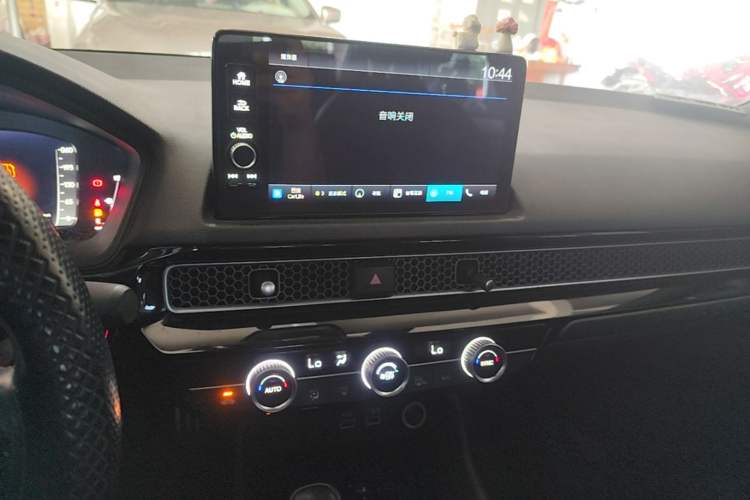 Used Honda Civic 2022 240TURBO CVT Dynamic Edition Audio And AC Panel