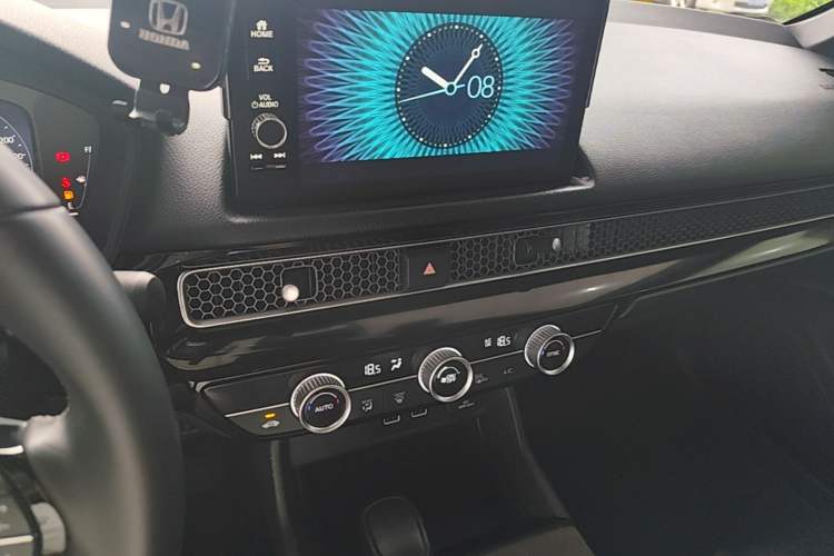 Used Honda Civic 2022 240TURBO CVT Dynamic Edition Audio And AC Panel