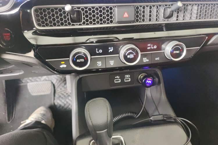 Used Honda Civic 2022 240TURBO CVT Dynamic Edition Audio And AC Panel