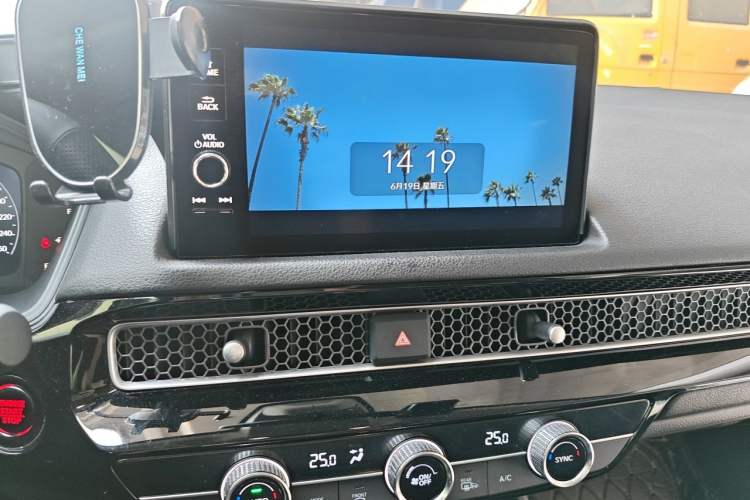 Used Honda Civic 2022 240TURBO CVT Dynamic Edition Audio And AC Panel