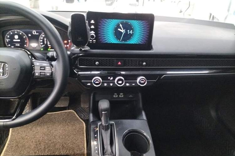 Used Honda Civic 2022 240TURBO CVT Dynamic Edition Audio And AC Panel