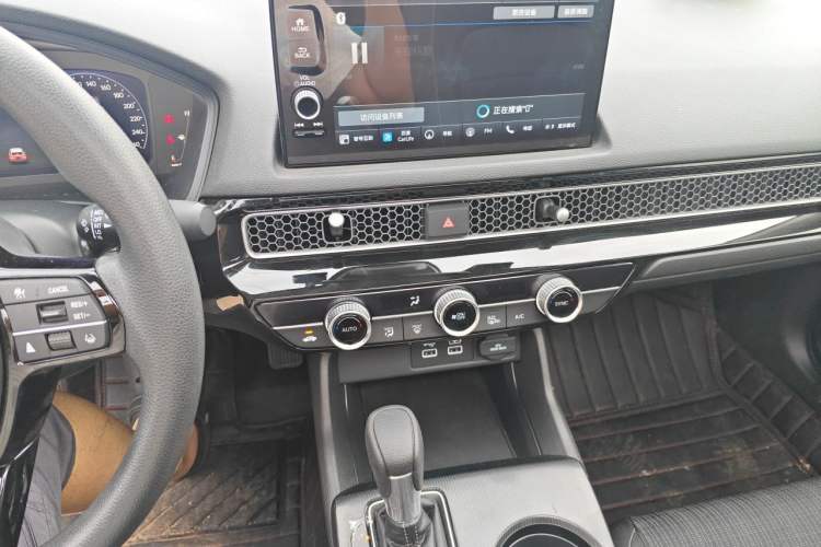 Used Honda Civic 2022 240TURBO CVT Dynamic Edition Audio And AC Panel