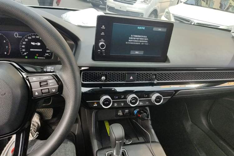 Used Honda Civic 2022 240TURBO CVT Dynamic Edition Audio And AC Panel