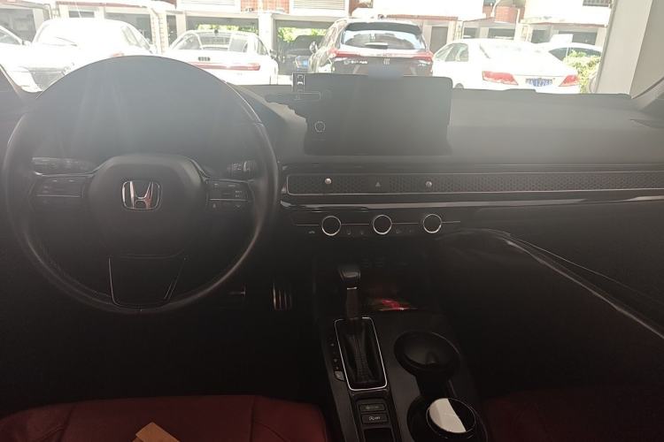 Used Honda Civic 2022 240TURBO CVT Dynamic Edition Center Console