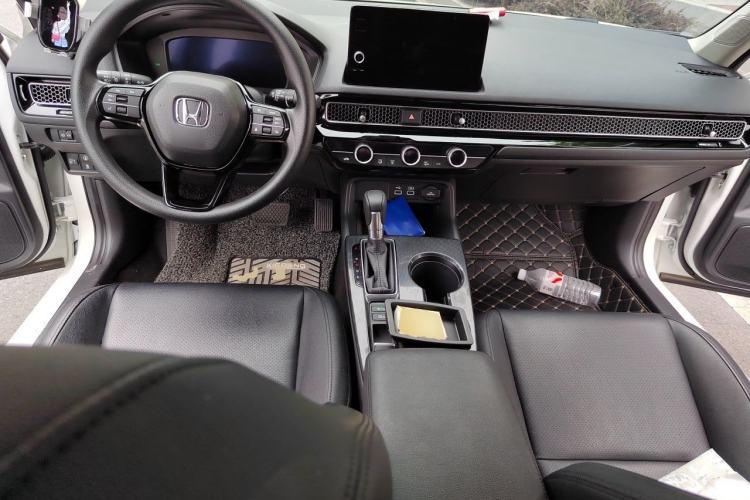 Used Honda Civic 2022 240TURBO CVT Dynamic Edition Center Console