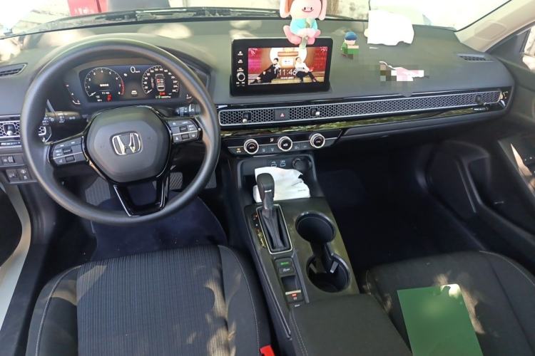 Used Honda Civic 2022 240TURBO CVT Dynamic Edition Center Console