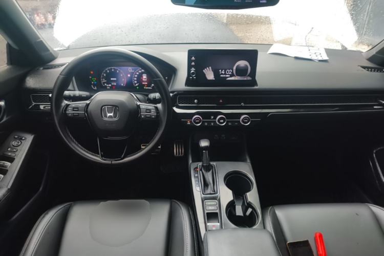 Used Honda Civic 2022 240TURBO CVT Dynamic Edition Center Console