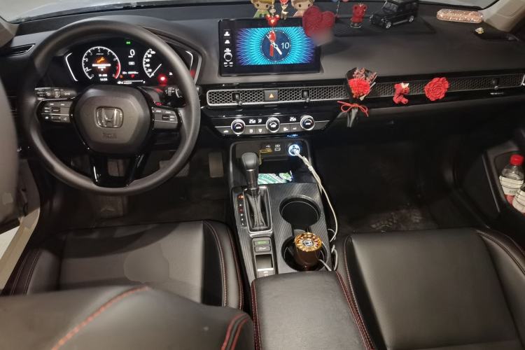 Used Honda Civic 2022 240TURBO CVT Dynamic Edition Center Console
