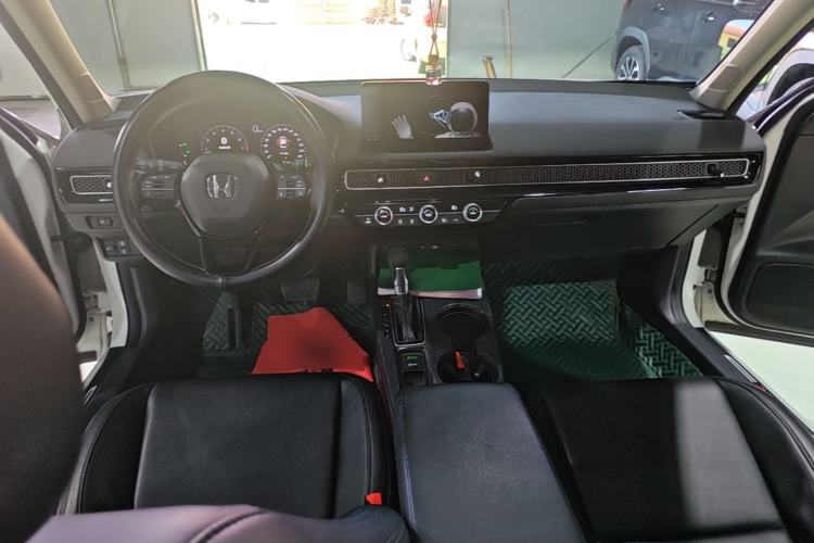 Used Honda Civic 2022 240TURBO CVT Dynamic Edition Center Console