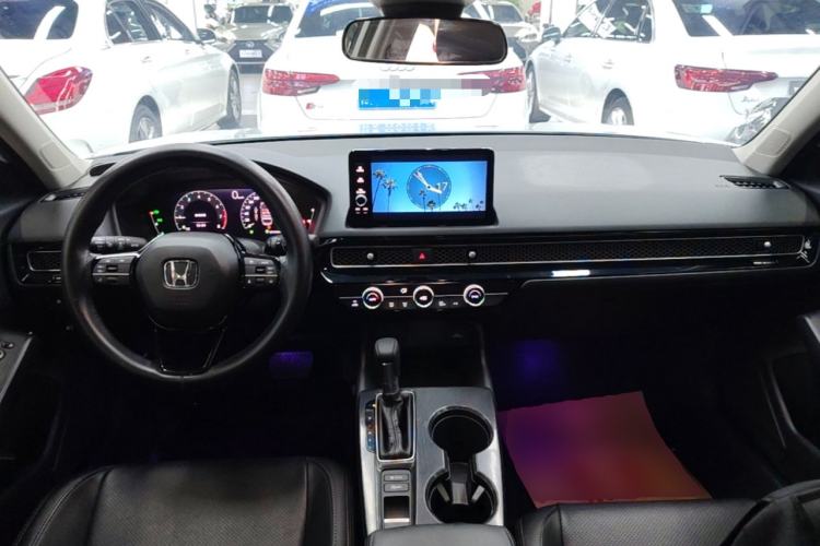 Used Honda Civic 2022 240TURBO CVT Dynamic Edition Center Console