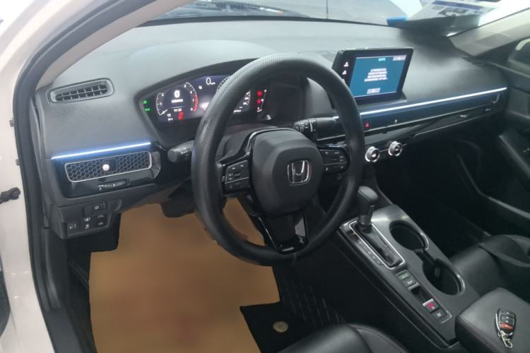 Used Honda Civic 2022 240TURBO CVT Dynamic Edition Center Console