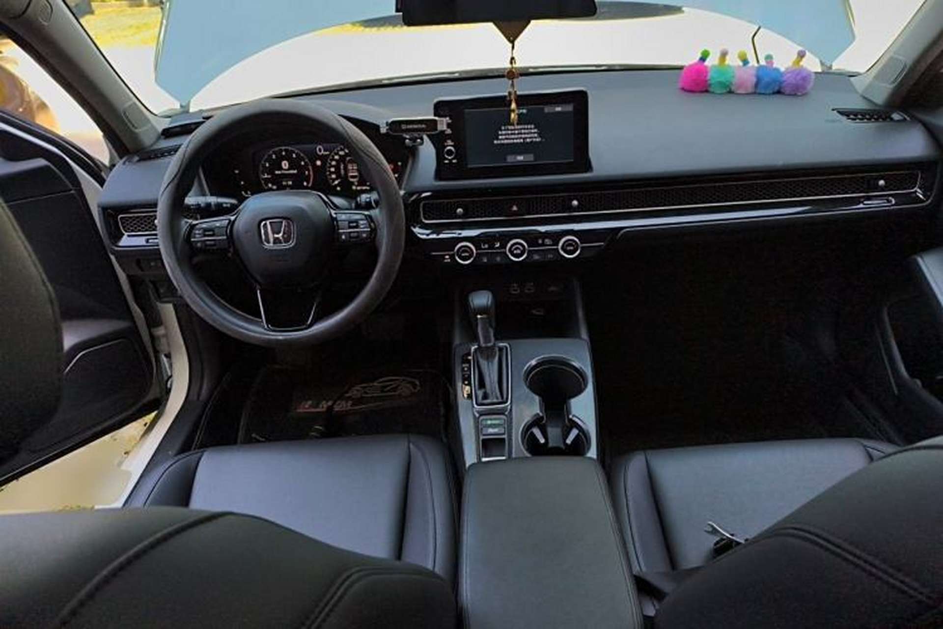 Used Honda Civic 2022 240TURBO CVT Dynamic Edition Center Console