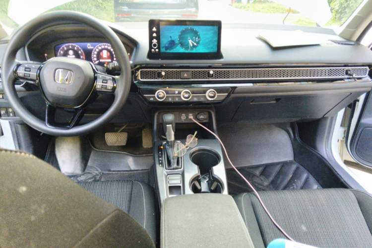 Used Honda Civic 2022 240TURBO CVT Dynamic Edition Center Console