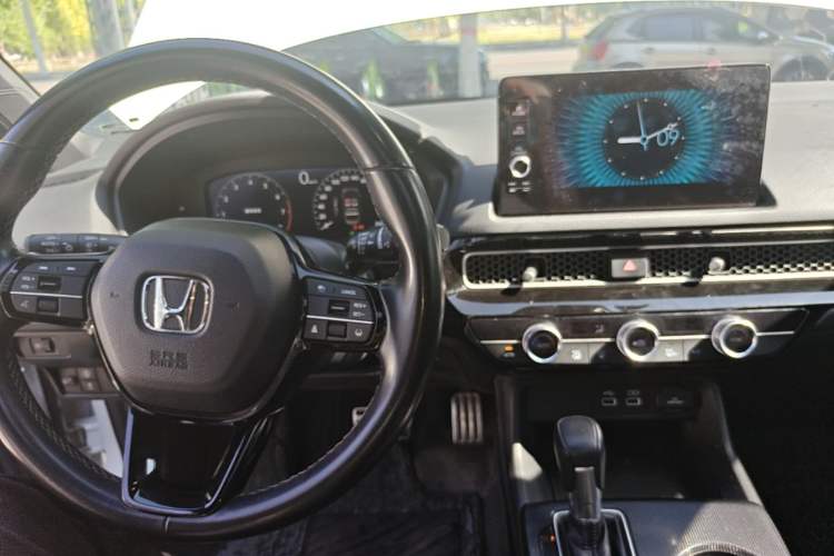 Used Honda Civic 2022 240TURBO CVT Dynamic Edition Center Console