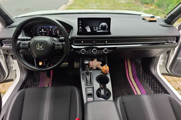 Used Honda Civic 2022 240TURBO CVT Dynamic Edition Center Console