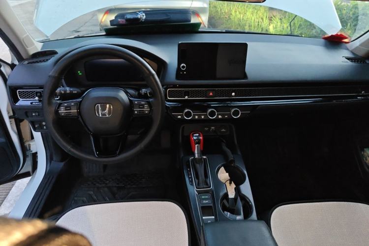 Used Honda Civic 2022 240TURBO CVT Dynamic Edition Center Console