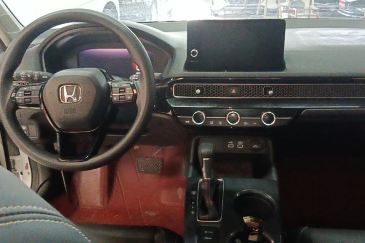 Used Honda Civic 2022 240TURBO CVT Dynamic Edition Center Console