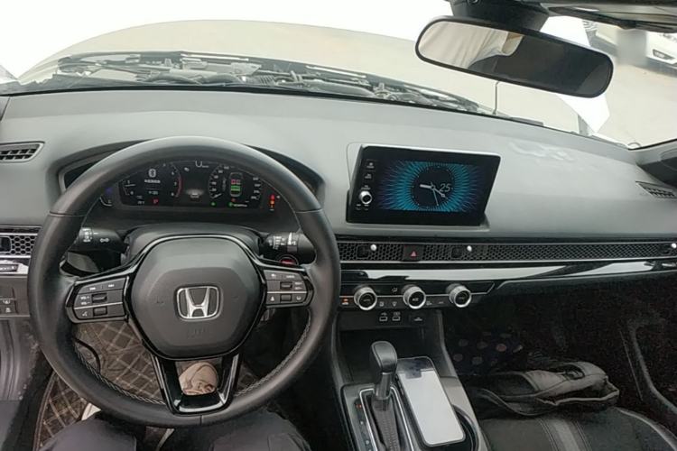 Used Honda Civic 2022 240TURBO CVT Dynamic Edition Center Console