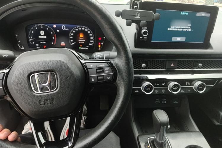 Used Honda Civic 2022 240TURBO CVT Dynamic Edition Center Console