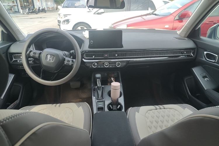 Used Honda Civic 2022 240TURBO CVT Dynamic Edition Center Console