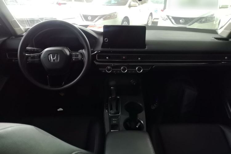 Used Honda Civic 2022 240TURBO CVT Dynamic Edition Center Console