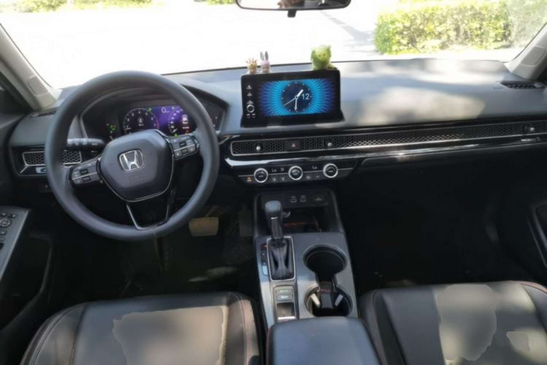 Used Honda Civic 2022 240TURBO CVT Dynamic Edition Center Console