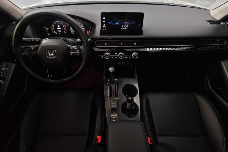 Used Honda Civic 2022 240TURBO CVT Dynamic Edition Center Console