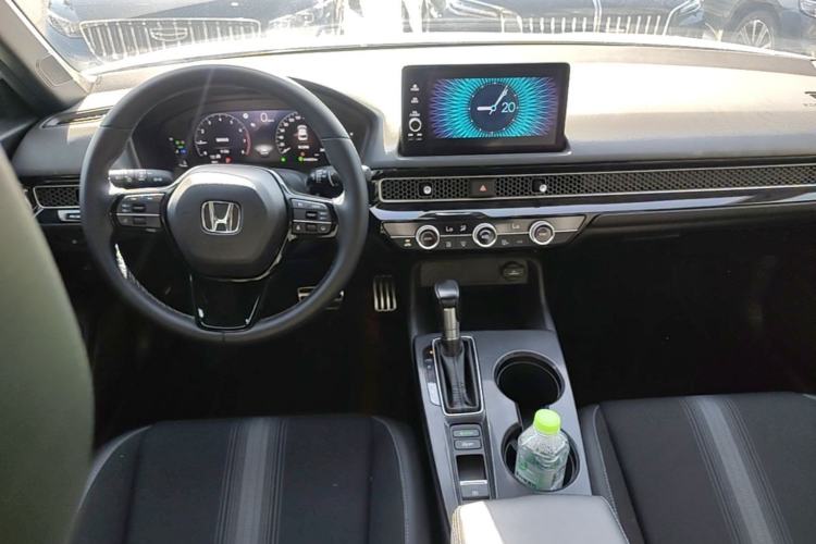 Used Honda Civic 2022 240TURBO CVT Dynamic Edition Center Console