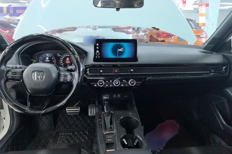 Used Honda Civic 2022 240TURBO CVT Dynamic Edition Center Console