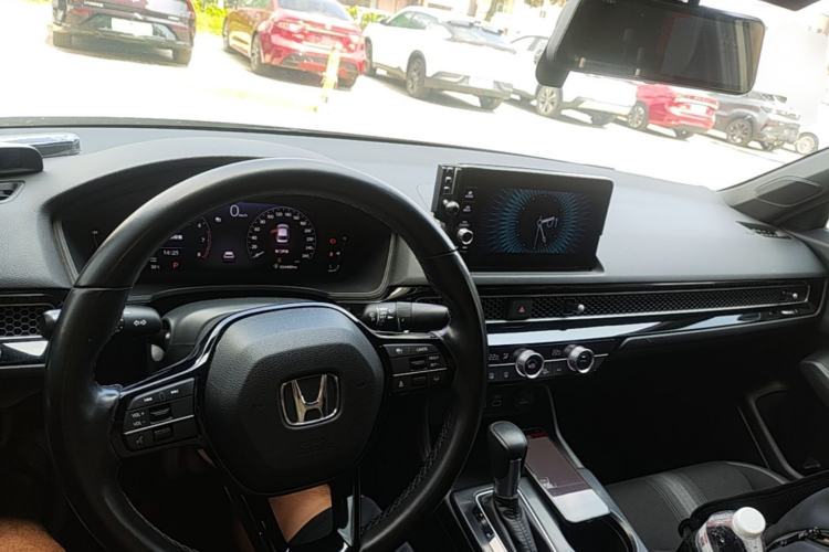 Used Honda Civic 2022 240TURBO CVT Dynamic Edition Center Console