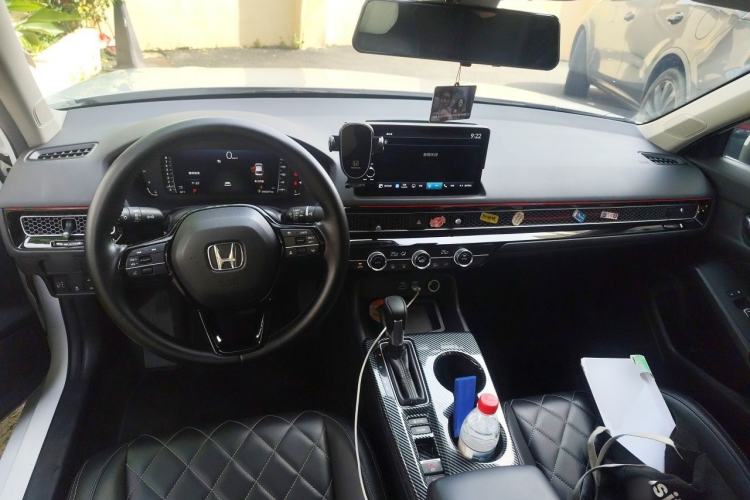 Used Honda Civic 2022 240TURBO CVT Dynamic Edition Center Console